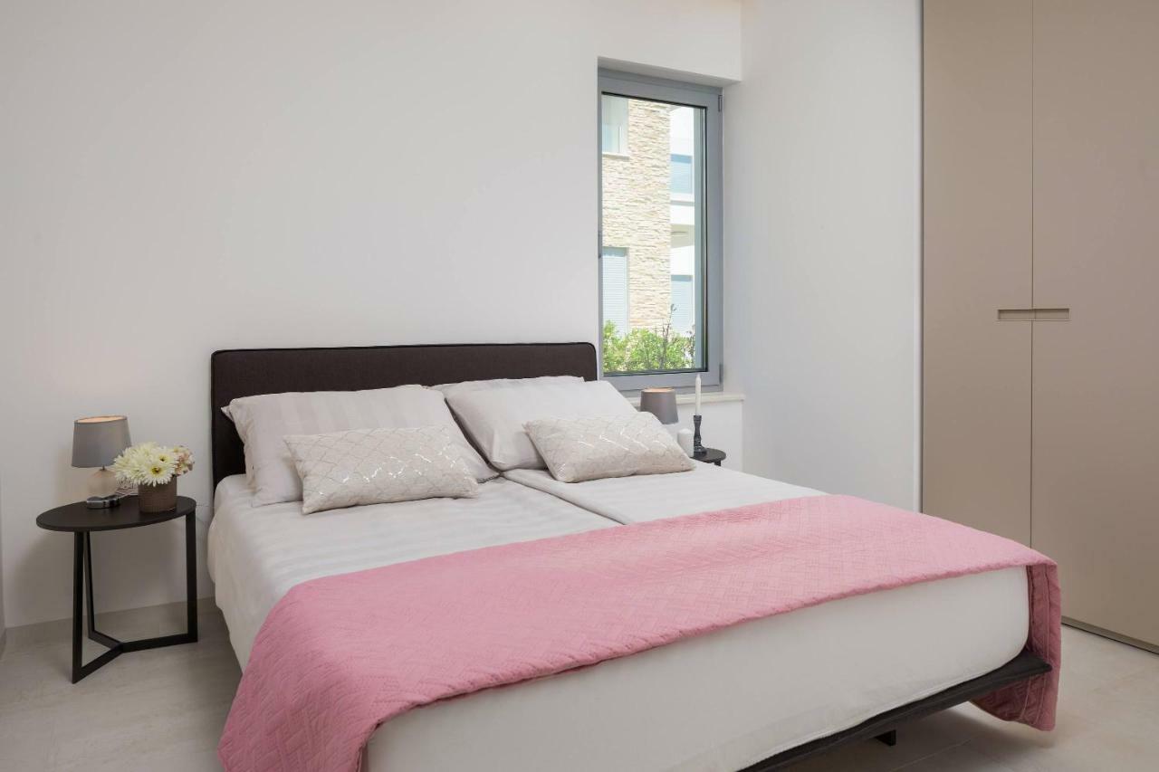 Luxury Design Beach Front Apartment Sukošan Exteriör bild